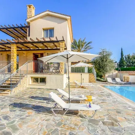In Sleeps 6 Includes Swimming Pool Air Con And Wifi 2 Villa Mavroli